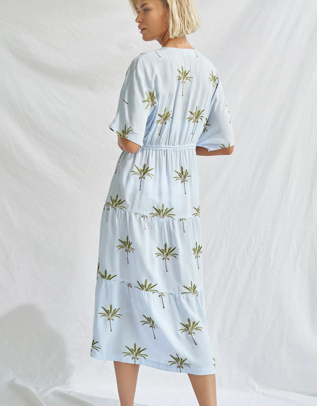 Island Souvenir Kimono - Sky