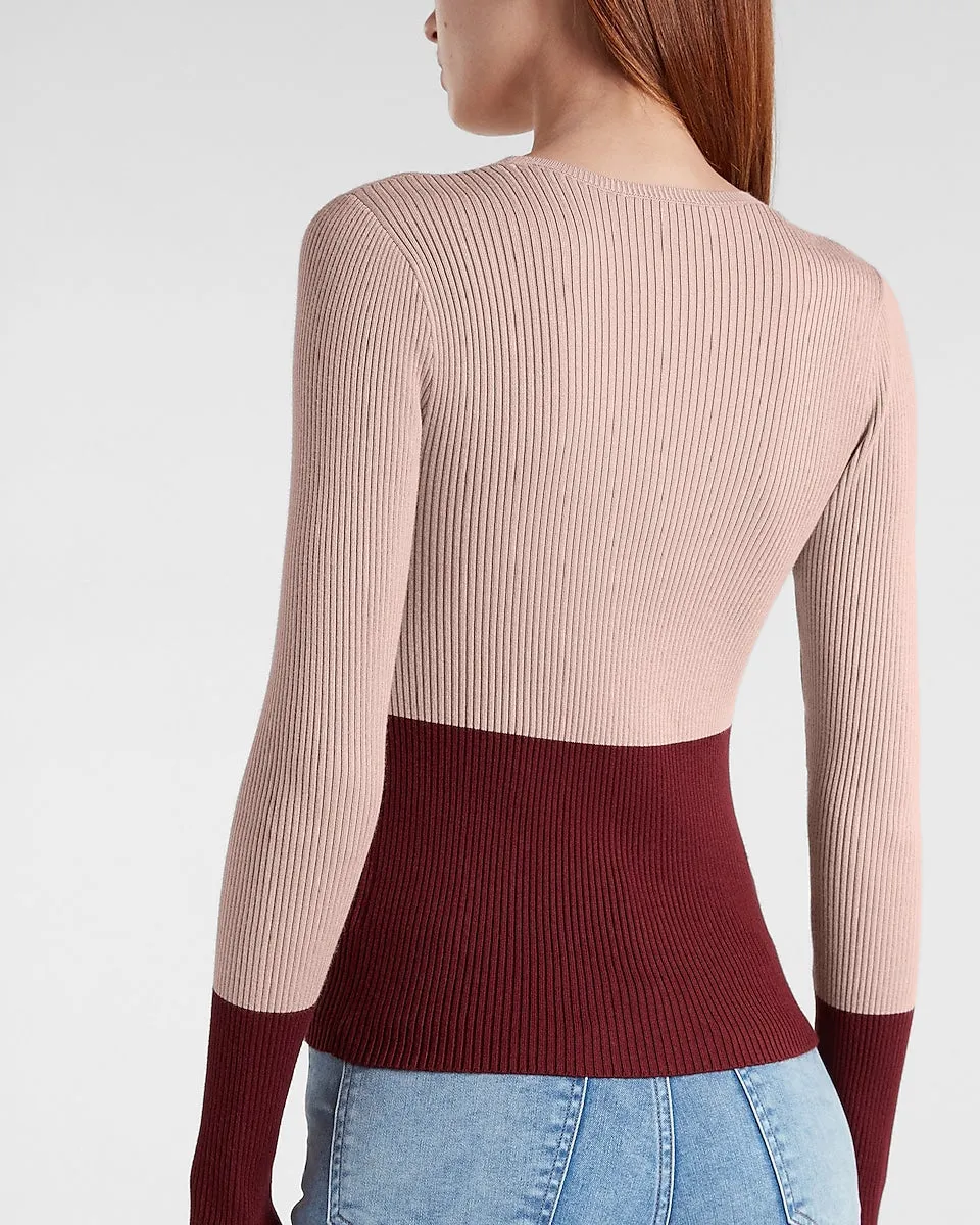 Ribbed Color Block Fitted V-Neck Sweater in Pink Print